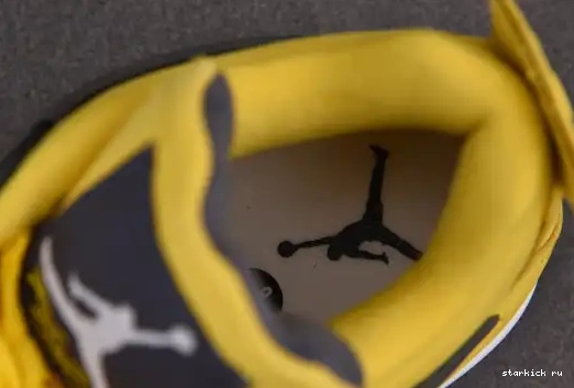 CT8527-700 CT8527-700 Retro Air Lightning 4 (2021) Jordan 0514